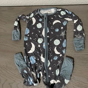 Little Sleepies zippy “To The Moon And Back” print